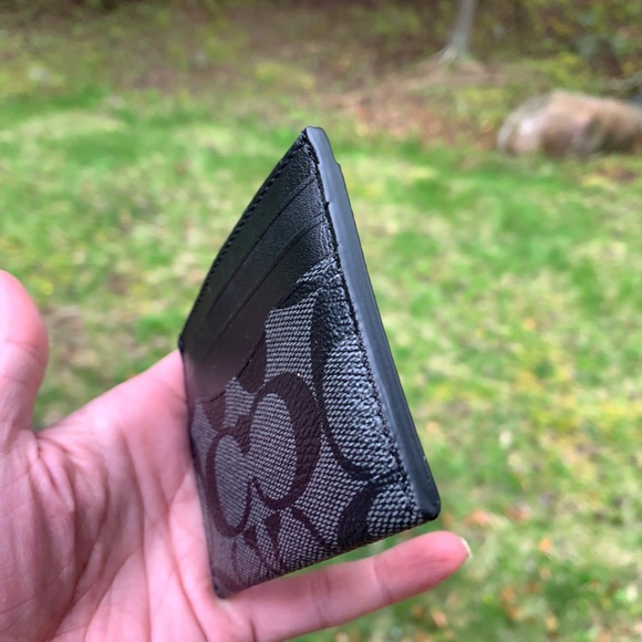 Authentic Coach signature leather card case - Picture 6 of 8